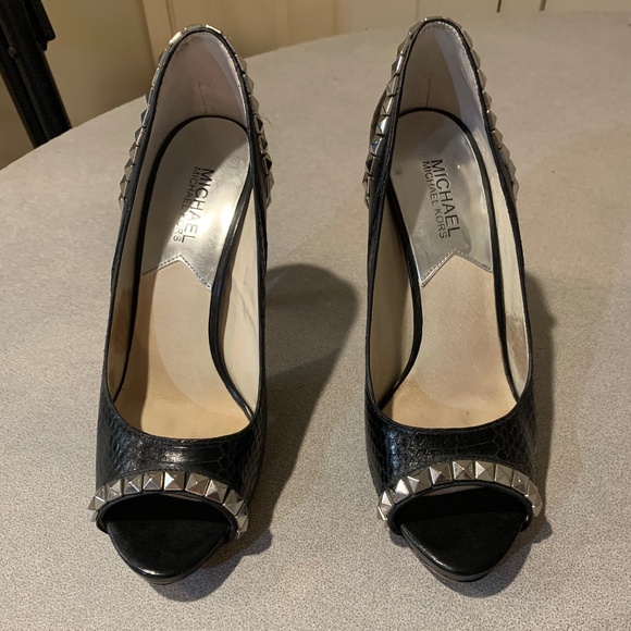 Michael Kors Black Snakeprint Leather Platform Pumps sz 8.5 M - Picture 1 of 10